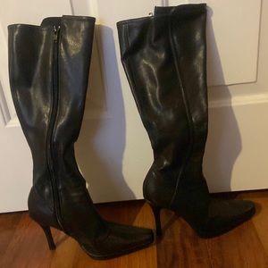Beautiful NINE WEST heeled boots size 6 M